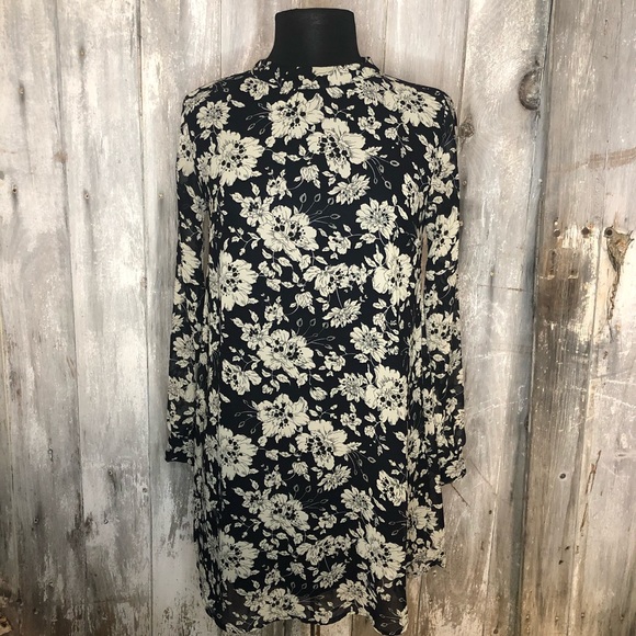 ASTR floral dress - Picture 1 of 6